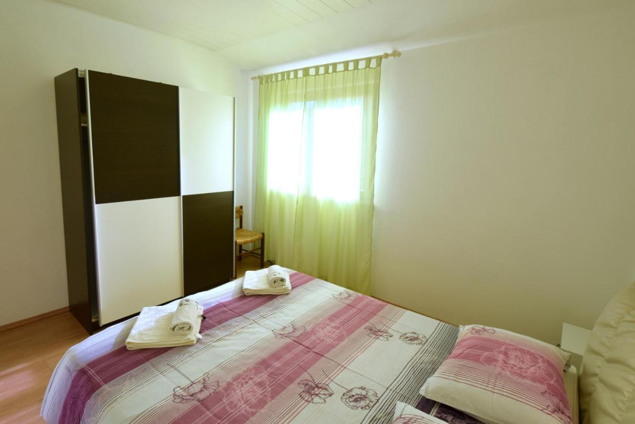 Apartments Marinela Njivice Luaran gambar