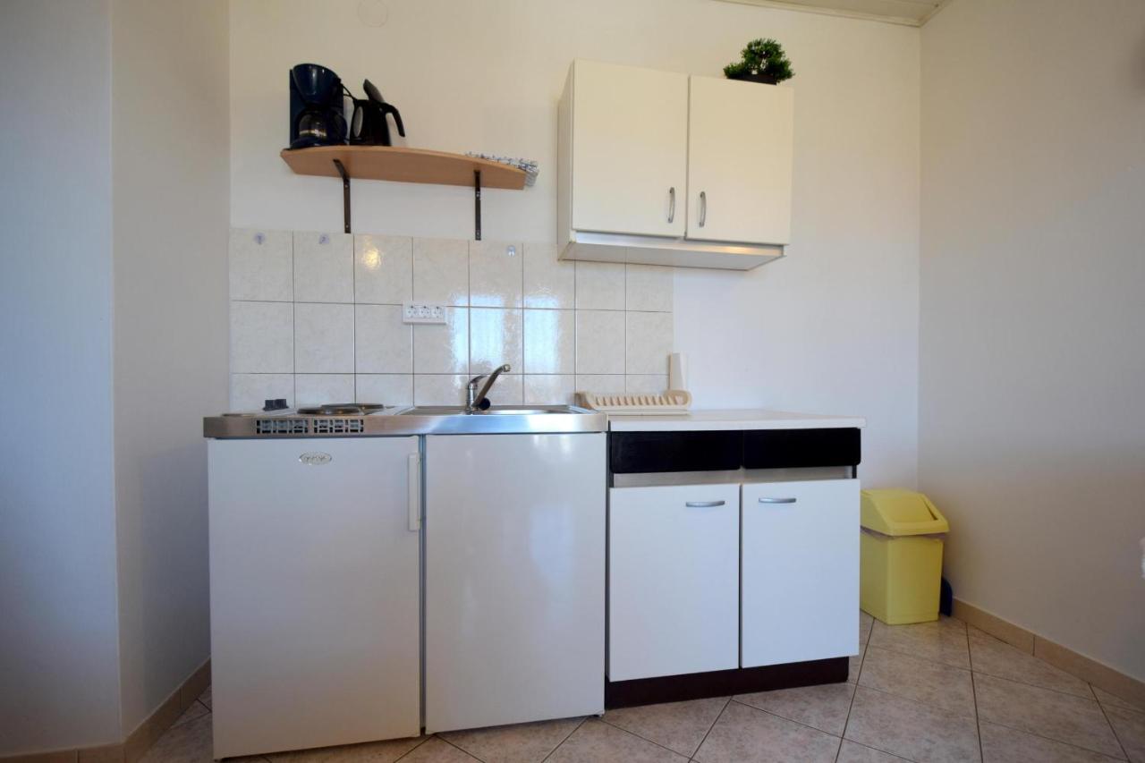 Apartments Marinela Njivice Luaran gambar