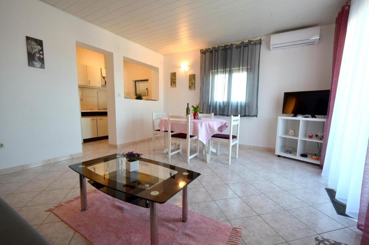 Apartments Marinela Njivice Luaran gambar
