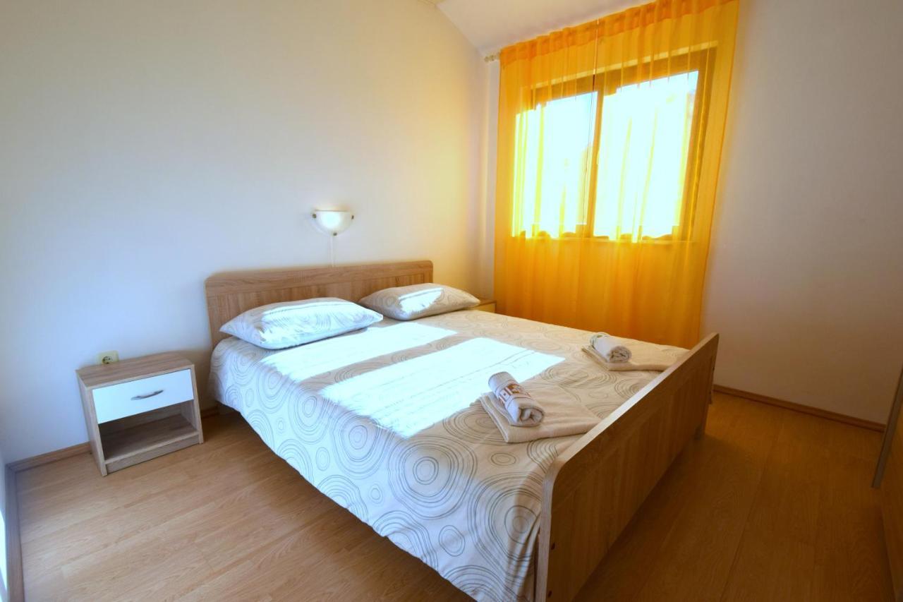 Apartments Marinela Njivice Luaran gambar