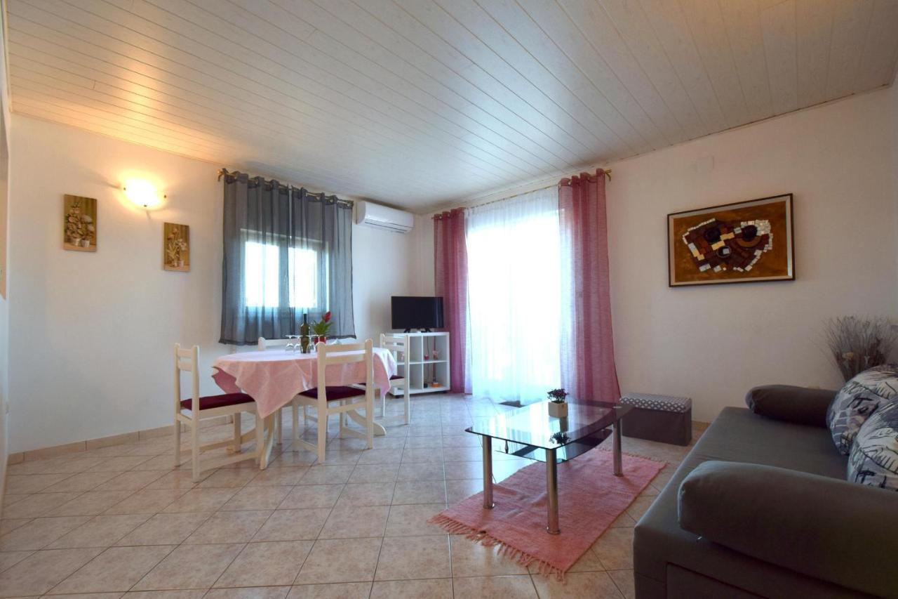 Apartments Marinela Njivice Luaran gambar